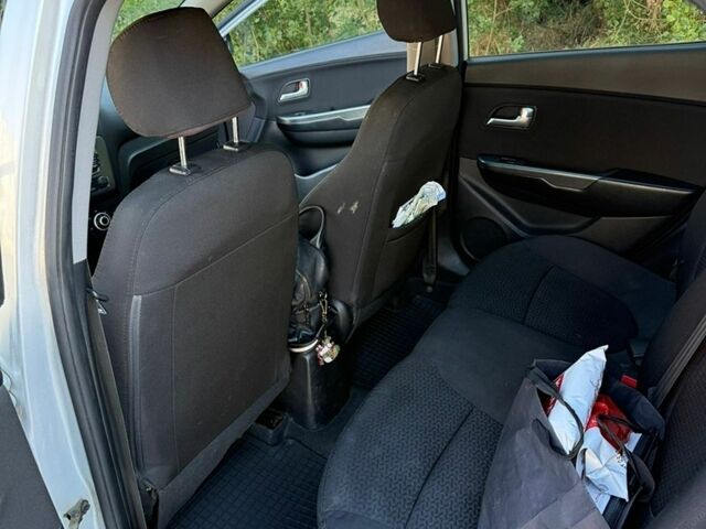 Серый Киа Рио, объемом двигателя 1.6 л и пробегом 125 тыс. км за 7700 $, фото 23 на Automoto.ua