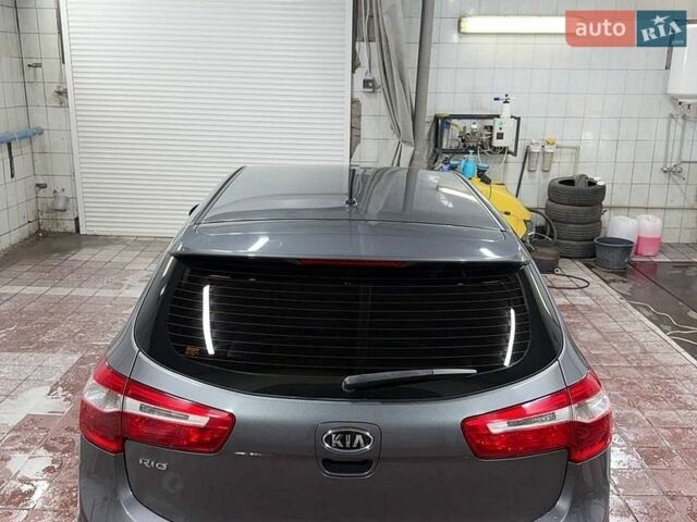 Сірий Кіа Ріо, об'ємом двигуна 1.4 л та пробігом 152 тис. км за 7500 $, фото 5 на Automoto.ua