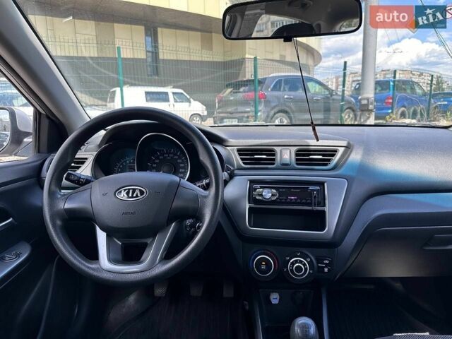 Сірий Кіа Ріо, об'ємом двигуна 1.4 л та пробігом 62 тис. км за 7690 $, фото 13 на Automoto.ua