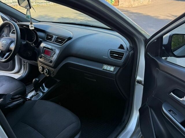 Серый Киа Рио, объемом двигателя 1.6 л и пробегом 125 тыс. км за 7700 $, фото 21 на Automoto.ua