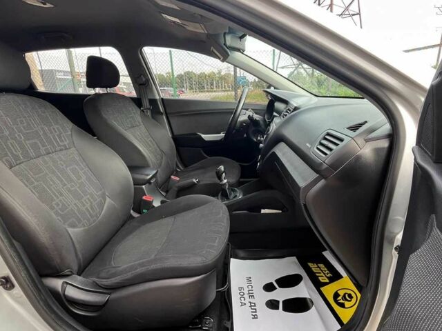 Серый Киа Рио, объемом двигателя 1.6 л и пробегом 218 тыс. км за 8500 $, фото 16 на Automoto.ua