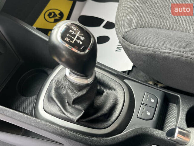 Серый Киа Рио, объемом двигателя 1.59 л и пробегом 218 тыс. км за 8500 $, фото 11 на Automoto.ua