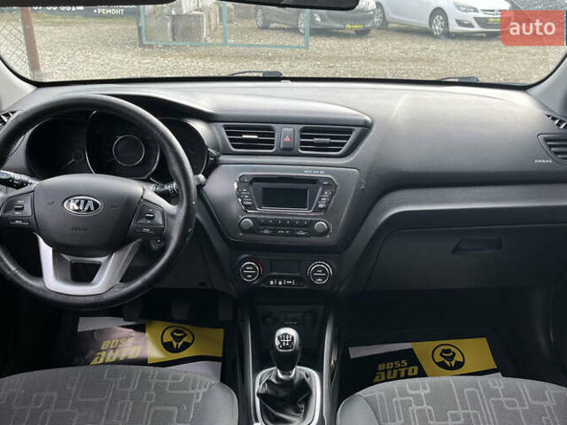 Серый Киа Рио, объемом двигателя 1.59 л и пробегом 218 тыс. км за 8500 $, фото 8 на Automoto.ua