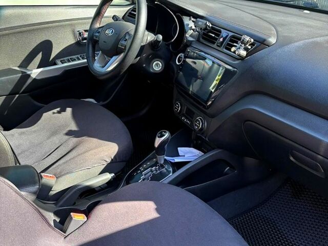Сірий Кіа Ріо, об'ємом двигуна 1.6 л та пробігом 270 тис. км за 7300 $, фото 4 на Automoto.ua
