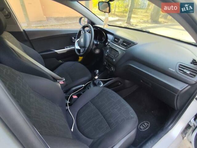 Серый Киа Рио, объемом двигателя 1.6 л и пробегом 218 тыс. км за 6500 $, фото 10 на Automoto.ua