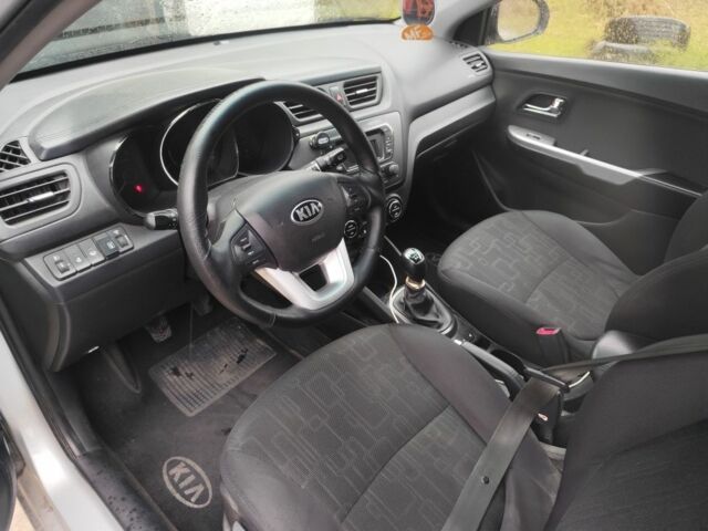 Серый Киа Рио, объемом двигателя 1.6 л и пробегом 216 тыс. км за 6800 $, фото 6 на Automoto.ua