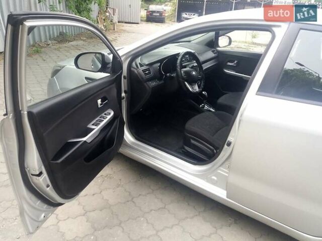 Сірий Кіа Ріо, об'ємом двигуна 1.59 л та пробігом 195 тис. км за 5900 $, фото 5 на Automoto.ua