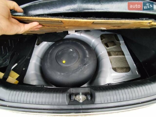 Серый Киа Рио, объемом двигателя 1.6 л и пробегом 218 тыс. км за 6500 $, фото 11 на Automoto.ua
