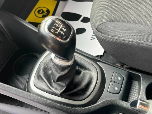 Серый Киа Рио, объемом двигателя 1.6 л и пробегом 218 тыс. км за 8500 $, фото 11 на Automoto.ua