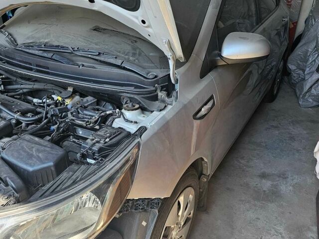 Серый Киа Рио, объемом двигателя 1.4 л и пробегом 103 тыс. км за 3300 $, фото 2 на Automoto.ua