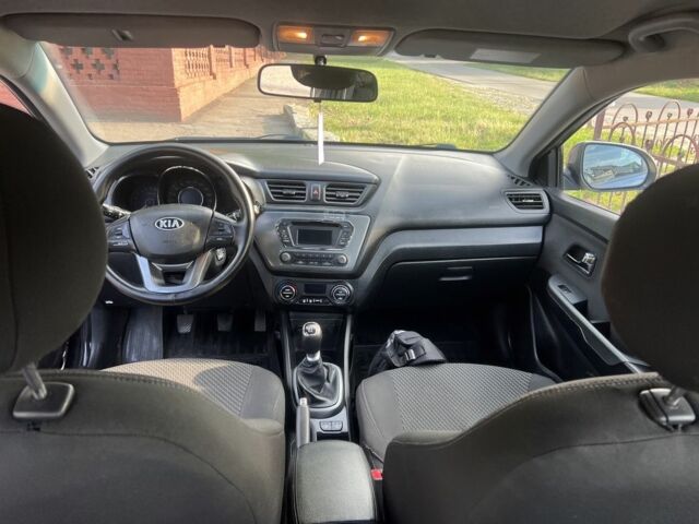 Сірий Кіа Ріо, об'ємом двигуна 1.6 л та пробігом 150 тис. км за 7200 $, фото 7 на Automoto.ua