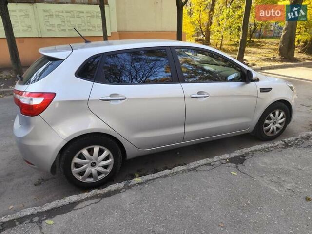 Серый Киа Рио, объемом двигателя 1.6 л и пробегом 218 тыс. км за 6500 $, фото 3 на Automoto.ua