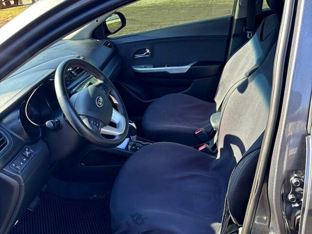 Сірий Кіа Ріо, об'ємом двигуна 1.6 л та пробігом 270 тис. км за 7300 $, фото 5 на Automoto.ua