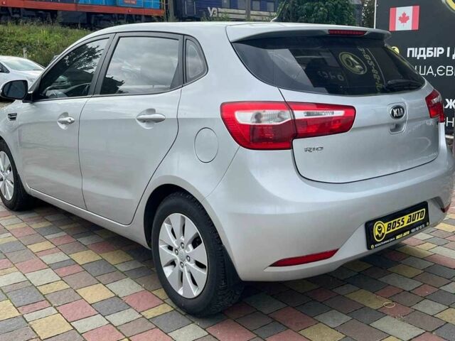 Серый Киа Рио, объемом двигателя 1.6 л и пробегом 218 тыс. км за 8500 $, фото 4 на Automoto.ua