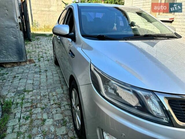 Серый Киа Рио, объемом двигателя 1.59 л и пробегом 145 тыс. км за 8800 $, фото 4 на Automoto.ua