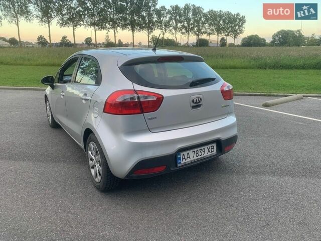 Сірий Кіа Ріо, об'ємом двигуна 1.12 л та пробігом 205 тис. км за 5500 $, фото 5 на Automoto.ua