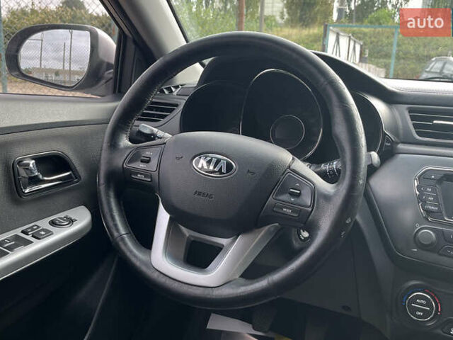 Серый Киа Рио, объемом двигателя 1.59 л и пробегом 218 тыс. км за 8500 $, фото 9 на Automoto.ua