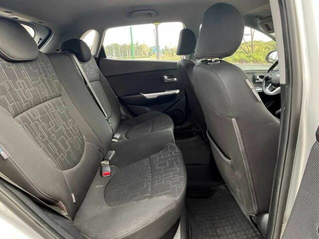 Серый Киа Рио, объемом двигателя 1.6 л и пробегом 218 тыс. км за 8500 $, фото 17 на Automoto.ua