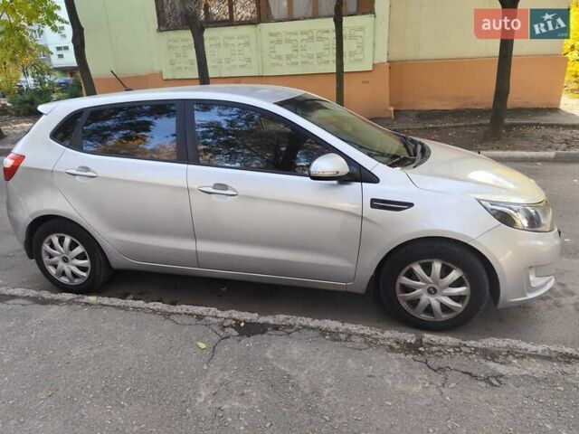 Серый Киа Рио, объемом двигателя 1.6 л и пробегом 218 тыс. км за 6500 $, фото 8 на Automoto.ua