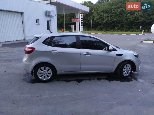 Серый Киа Рио, объемом двигателя 1.6 л и пробегом 217 тыс. км за 8000 $, фото 3 на Automoto.ua
