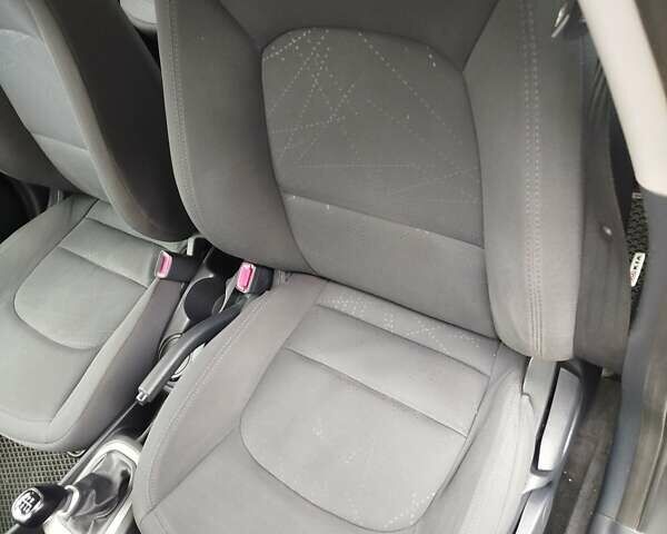 Сірий Кіа Ріо, об'ємом двигуна 1.12 л та пробігом 174 тис. км за 7100 $, фото 21 на Automoto.ua