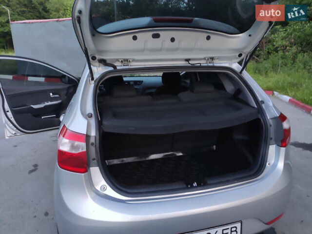 Серый Киа Рио, объемом двигателя 1.6 л и пробегом 217 тыс. км за 8000 $, фото 11 на Automoto.ua