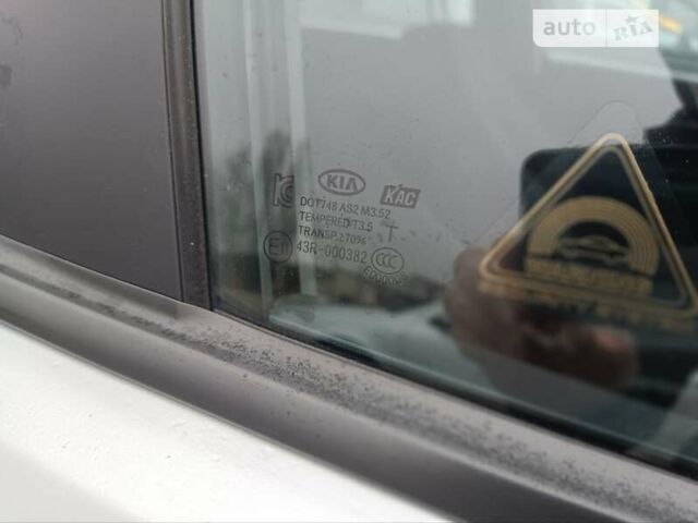 Сірий Кіа Ріо, об'ємом двигуна 1.12 л та пробігом 196 тис. км за 7500 $, фото 23 на Automoto.ua