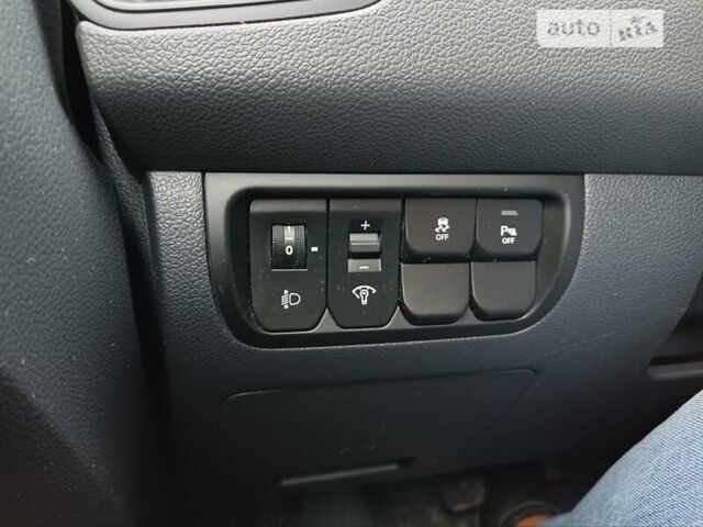 Сірий Кіа Ріо, об'ємом двигуна 1.12 л та пробігом 196 тис. км за 7500 $, фото 15 на Automoto.ua