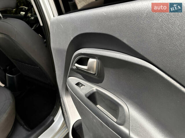Серый Киа Рио, объемом двигателя 1.1 л и пробегом 190 тыс. км за 5999 $, фото 44 на Automoto.ua