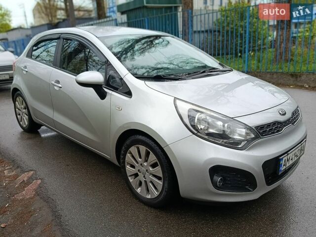 Серый Киа Рио, объемом двигателя 1.12 л и пробегом 200 тыс. км за 5700 $, фото 3 на Automoto.ua