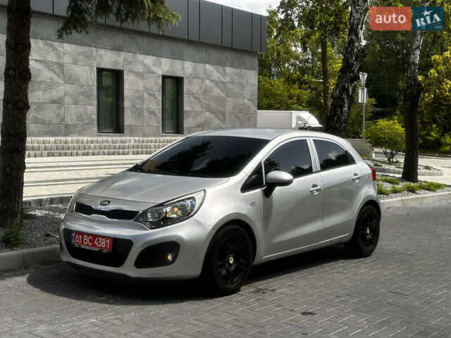 Серый Киа Рио, объемом двигателя 1.1 л и пробегом 190 тыс. км за 5999 $, фото 4 на Automoto.ua