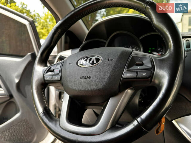 Серый Киа Рио, объемом двигателя 1.1 л и пробегом 190 тыс. км за 5999 $, фото 28 на Automoto.ua