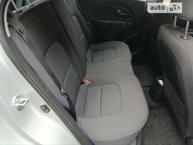 Сірий Кіа Ріо, об'ємом двигуна 1.12 л та пробігом 196 тис. км за 7500 $, фото 12 на Automoto.ua