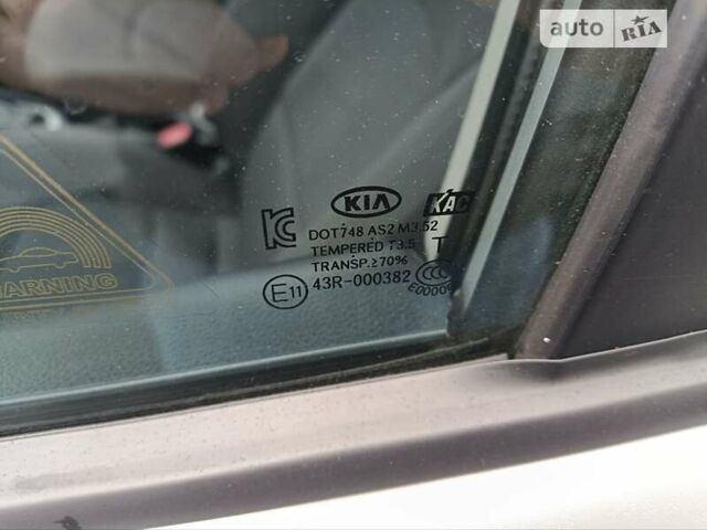 Сірий Кіа Ріо, об'ємом двигуна 1.12 л та пробігом 196 тис. км за 7500 $, фото 24 на Automoto.ua