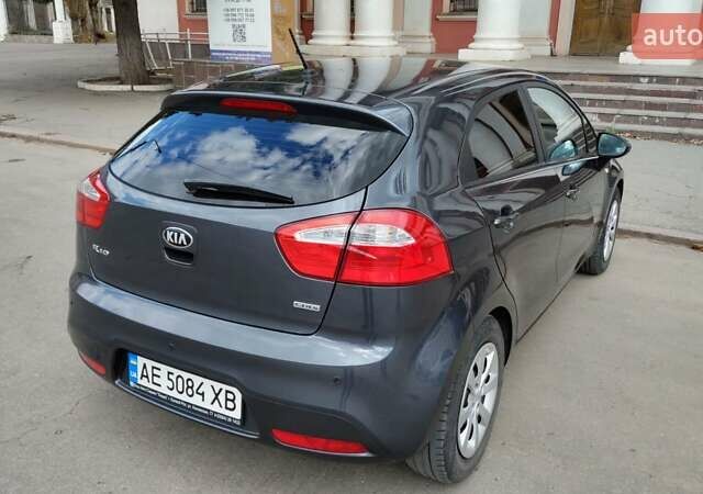 Серый Киа Рио, объемом двигателя 1.1 л и пробегом 180 тыс. км за 6600 $, фото 3 на Automoto.ua
