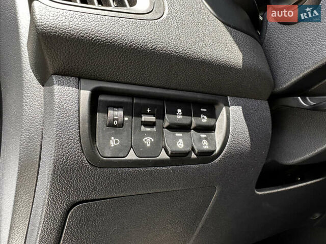 Серый Киа Рио, объемом двигателя 1.1 л и пробегом 190 тыс. км за 5999 $, фото 25 на Automoto.ua