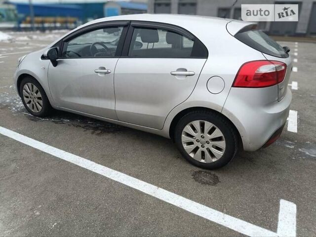 Сірий Кіа Ріо, об'ємом двигуна 1.12 л та пробігом 196 тис. км за 7500 $, фото 5 на Automoto.ua
