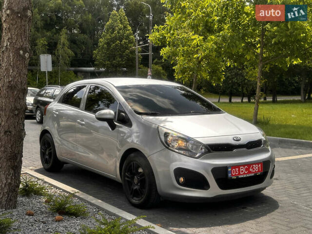 Серый Киа Рио, объемом двигателя 1.1 л и пробегом 190 тыс. км за 5999 $, фото 1 на Automoto.ua