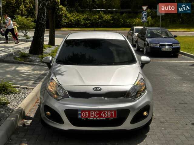 Серый Киа Рио, объемом двигателя 1.1 л и пробегом 190 тыс. км за 5999 $, фото 3 на Automoto.ua