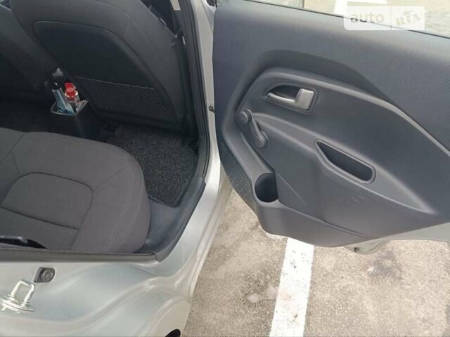 Сірий Кіа Ріо, об'ємом двигуна 1.12 л та пробігом 196 тис. км за 7500 $, фото 13 на Automoto.ua