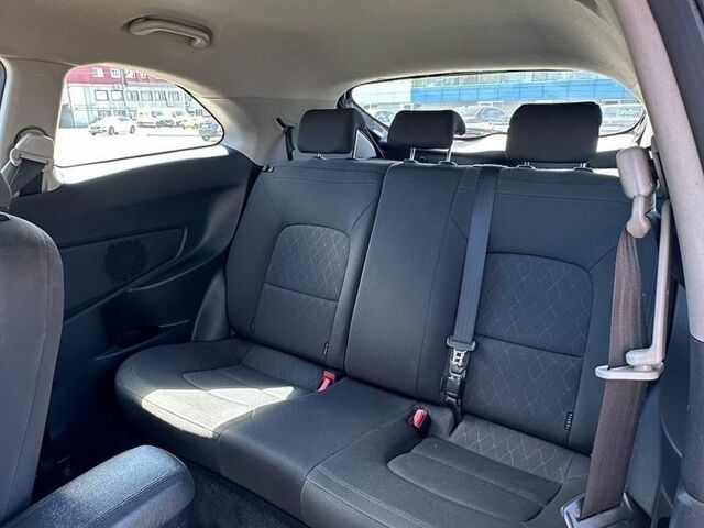 Серый Киа Рио, объемом двигателя 1.4 л и пробегом 125 тыс. км за 7900 $, фото 3 на Automoto.ua