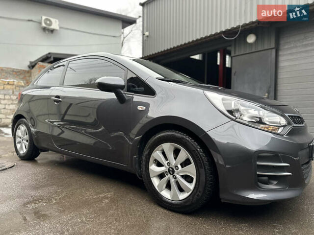 Серый Киа Рио, объемом двигателя 1.4 л и пробегом 56 тыс. км за 10800 $, фото 4 на Automoto.ua