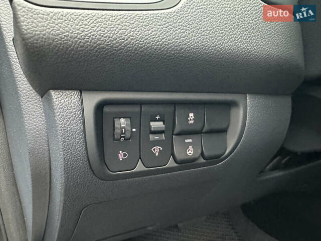 Серый Киа Рио, объемом двигателя 1.4 л и пробегом 56 тыс. км за 10800 $, фото 13 на Automoto.ua