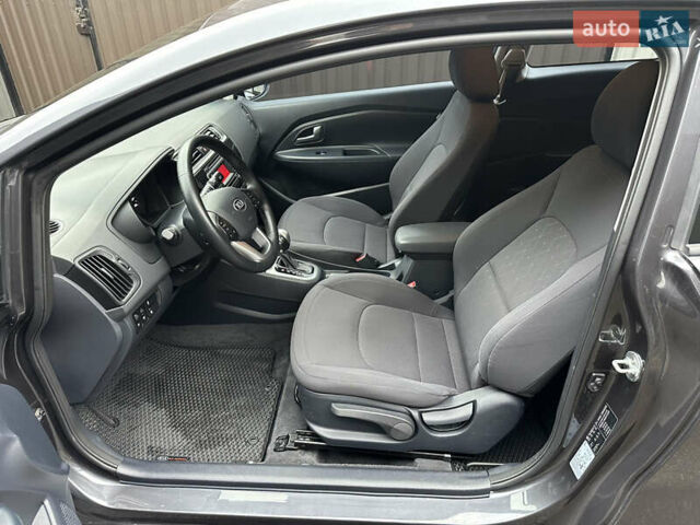 Серый Киа Рио, объемом двигателя 1.4 л и пробегом 56 тыс. км за 10800 $, фото 9 на Automoto.ua