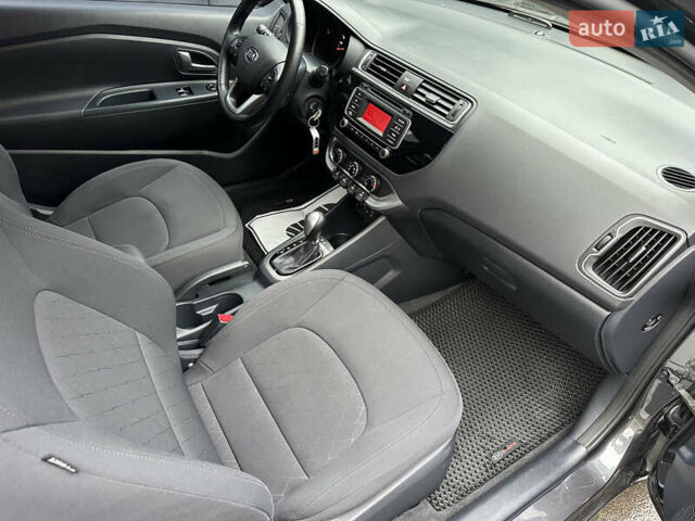 Серый Киа Рио, объемом двигателя 1.4 л и пробегом 56 тыс. км за 10800 $, фото 18 на Automoto.ua