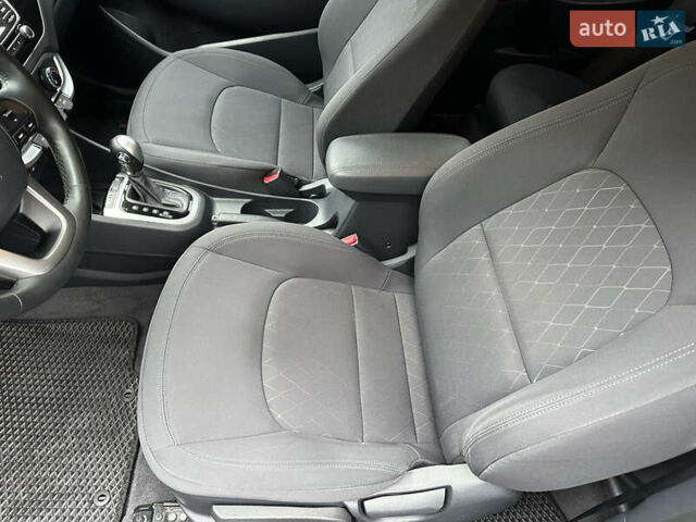 Серый Киа Рио, объемом двигателя 1.4 л и пробегом 56 тыс. км за 10800 $, фото 10 на Automoto.ua