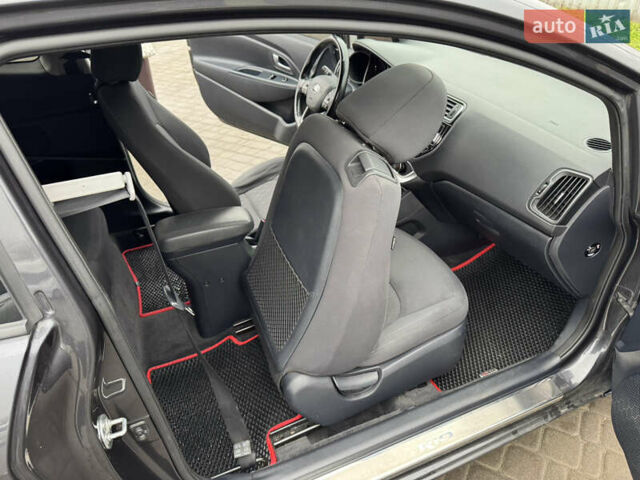 Серый Киа Рио, объемом двигателя 1.4 л и пробегом 85 тыс. км за 10999 $, фото 23 на Automoto.ua
