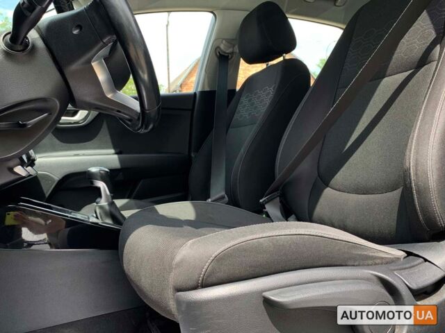 Сірий Кіа Ріо, об'ємом двигуна 1.4 л та пробігом 148 тис. км за 9500 $, фото 10 на Automoto.ua