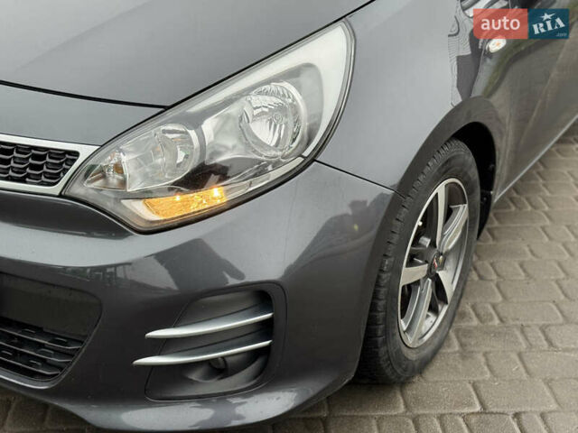 Серый Киа Рио, объемом двигателя 1.4 л и пробегом 85 тыс. км за 10999 $, фото 4 на Automoto.ua