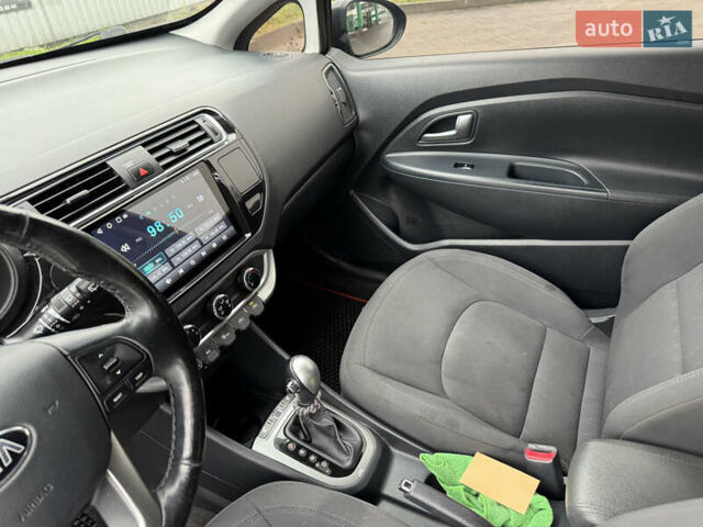 Серый Киа Рио, объемом двигателя 1.4 л и пробегом 85 тыс. км за 10999 $, фото 17 на Automoto.ua